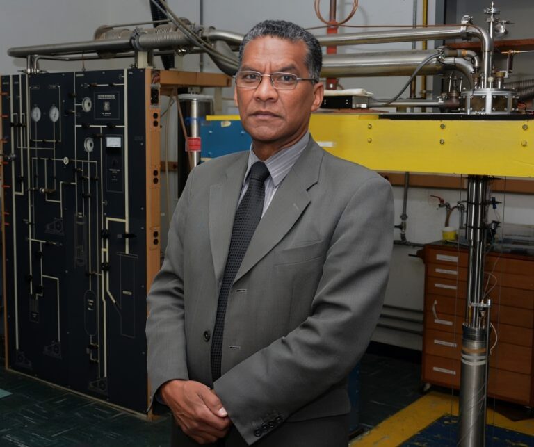 Dr. Ismardo Bonalde es galardonado con el Premio Internacional de Física «Bernard Coqblin» 2026